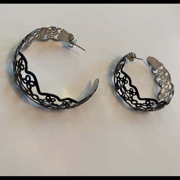Black Metal Lace Earrings  - Picture 1 of 6